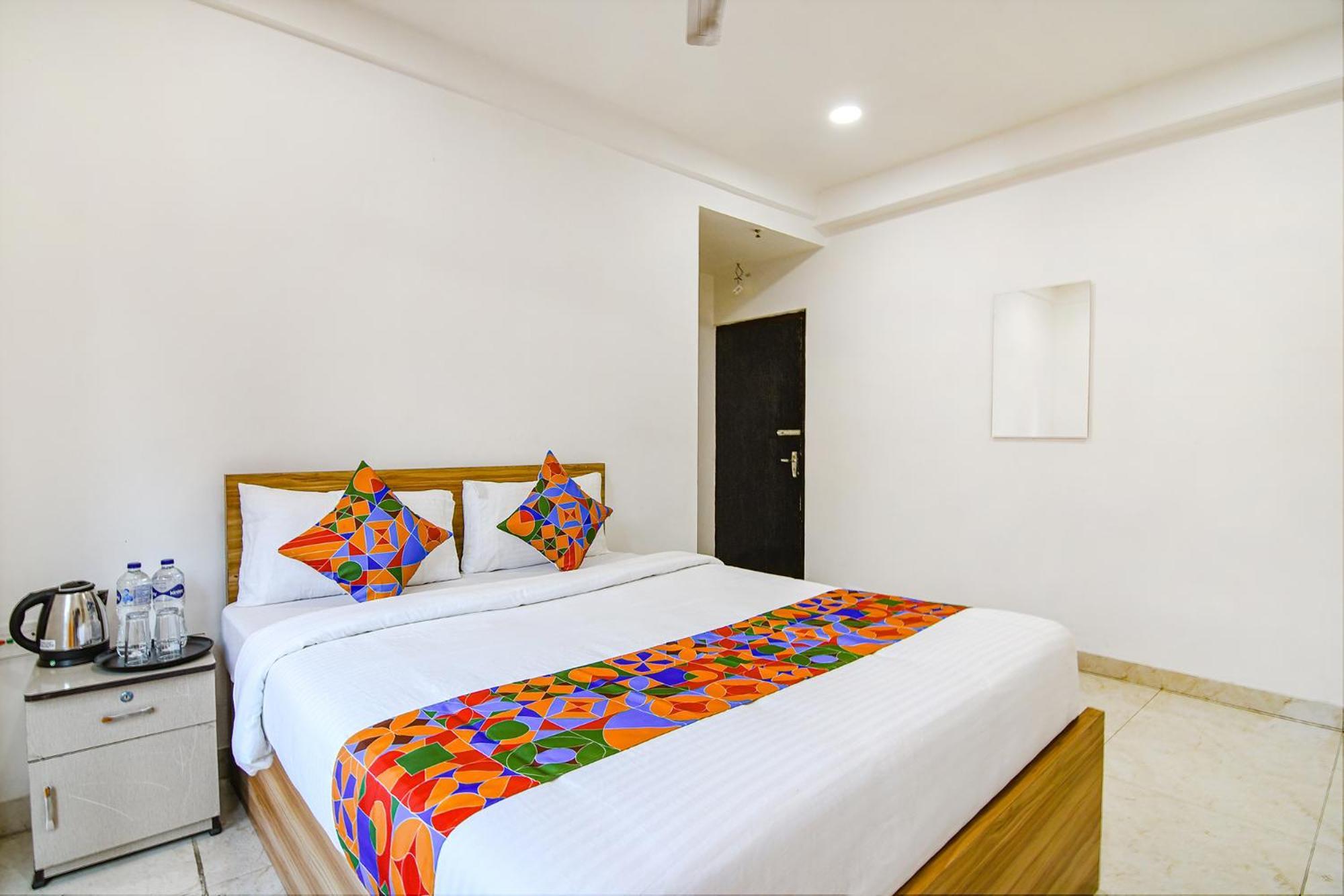 Fabhotel Grand Hazra Inn - Nr Ballygunge Station 加尔各答 外观 照片