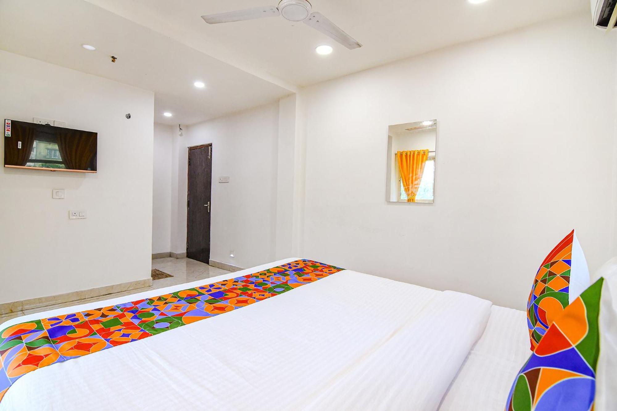 Fabhotel Grand Hazra Inn - Nr Ballygunge Station 加尔各答 外观 照片