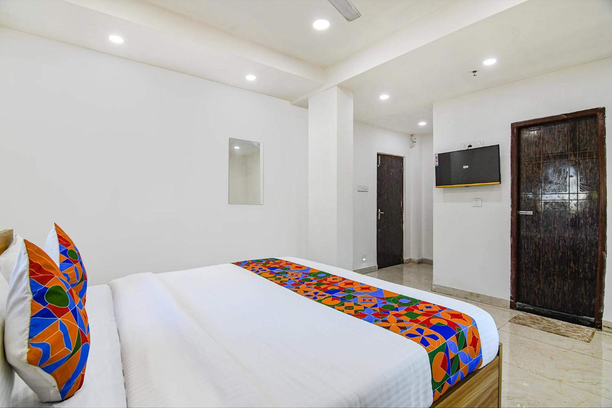 Fabhotel Grand Hazra Inn - Nr Ballygunge Station 加尔各答 外观 照片