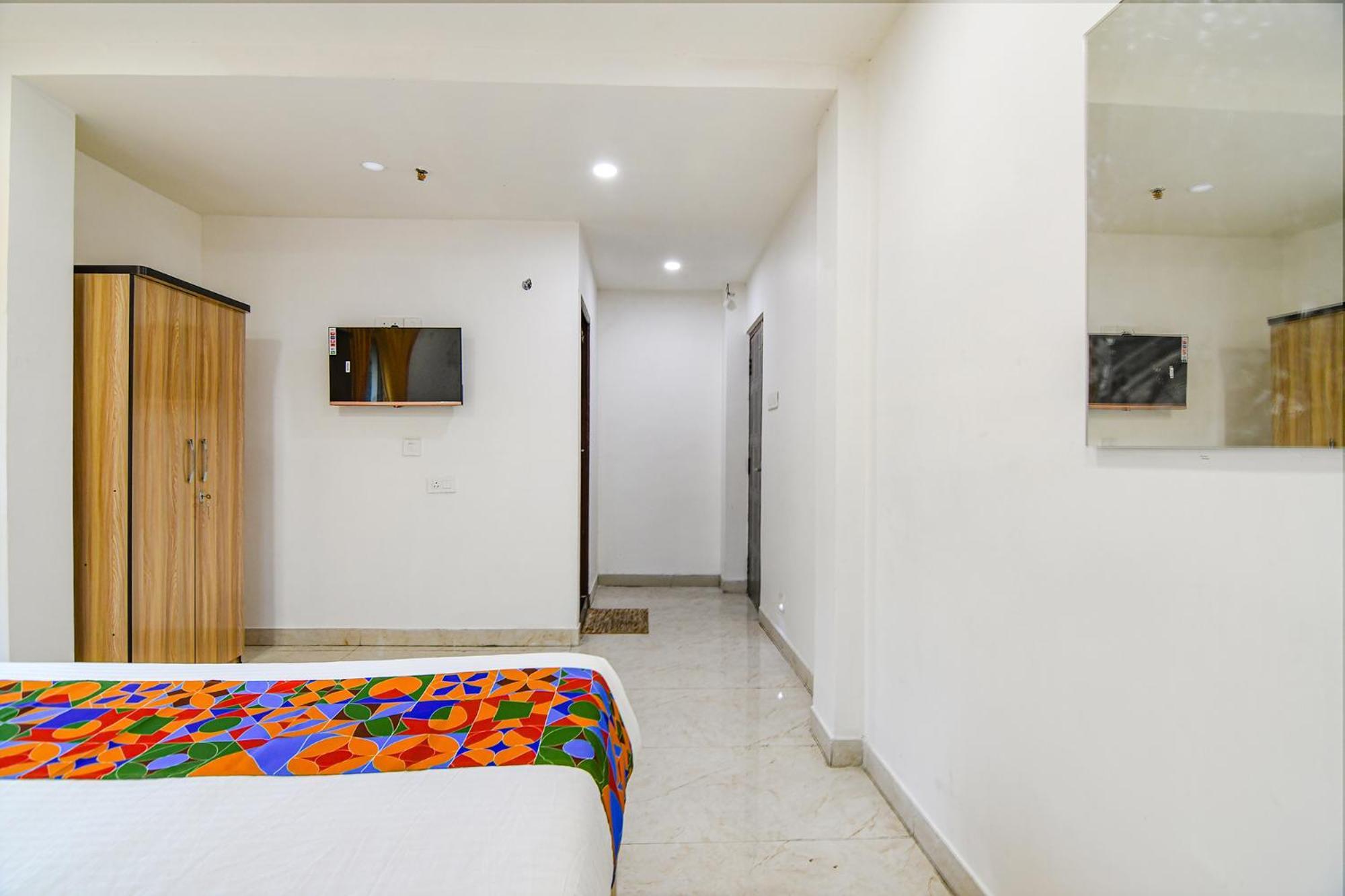 Fabhotel Grand Hazra Inn - Nr Ballygunge Station 加尔各答 外观 照片